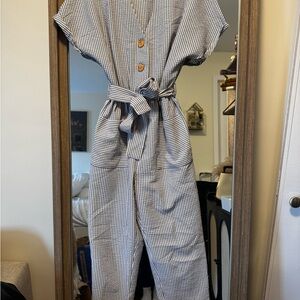 Zara Black and White Jumpsuit with Tie Waist and Wide-Leg Design